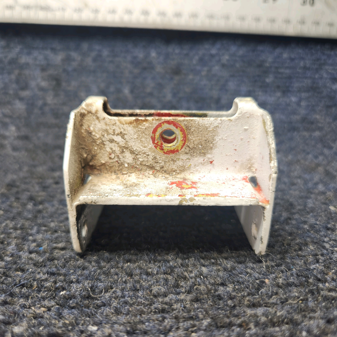 Used aircraft parts for sale, 35-135025-32 BEECHCRAFT 95-55B Outboard Aileron Hinge/Bracket Assembly  - RH