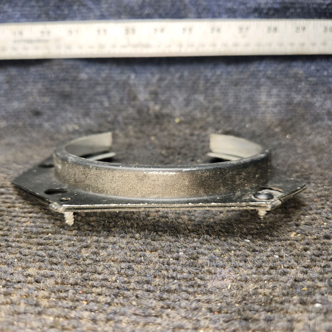 Used aircraft parts for sale, 0423542-6 cessna 150G Landing Light Bracket Assembly