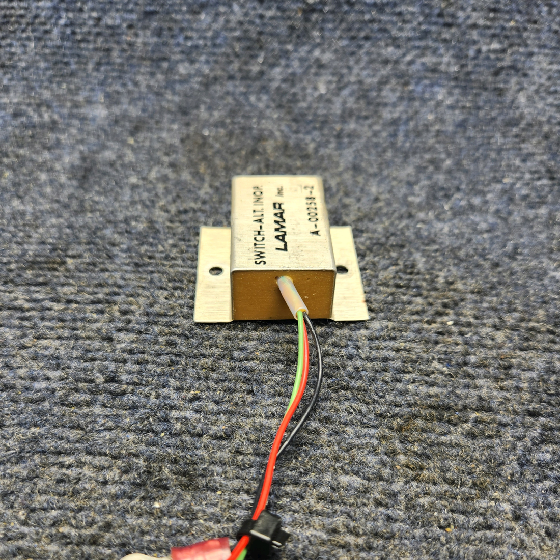 Used aircraft parts for sale, A-00258-2 Lamar PIPER PA28-161 Warrior III LAMAR ALTERNATOR INOPERATIVE SWITCH