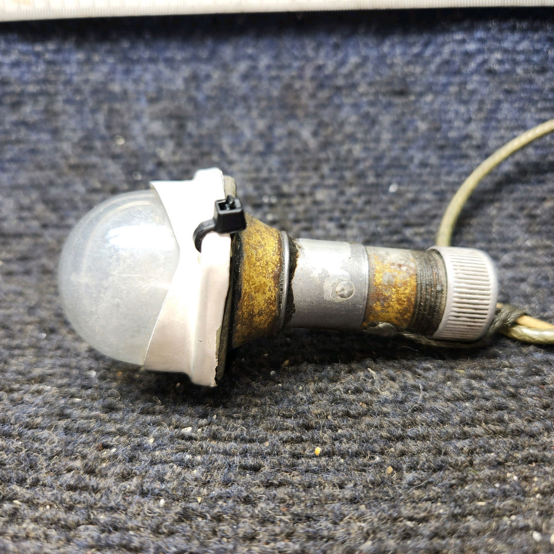 Used aircraft parts for sale, A-2064-1073 Grimes Piper PA32RT-300 Rear Position Light Assembly with Lens and Retainer (12V)