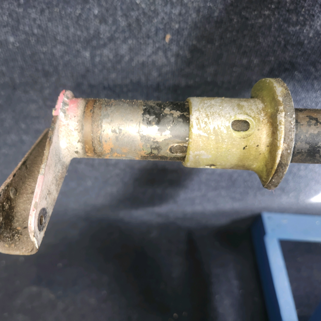 Used aircraft parts for sale, 68451-000 Piper PA32RT-300 Flap Torque tube Assembly