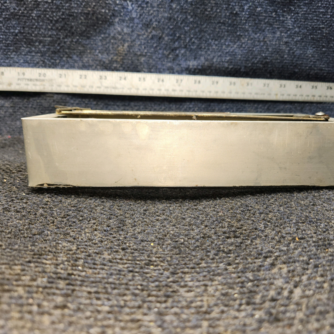 Used aircraft parts for sale, BA7110 BEECHCRAFT F35 Brackett Air Filter Assembly