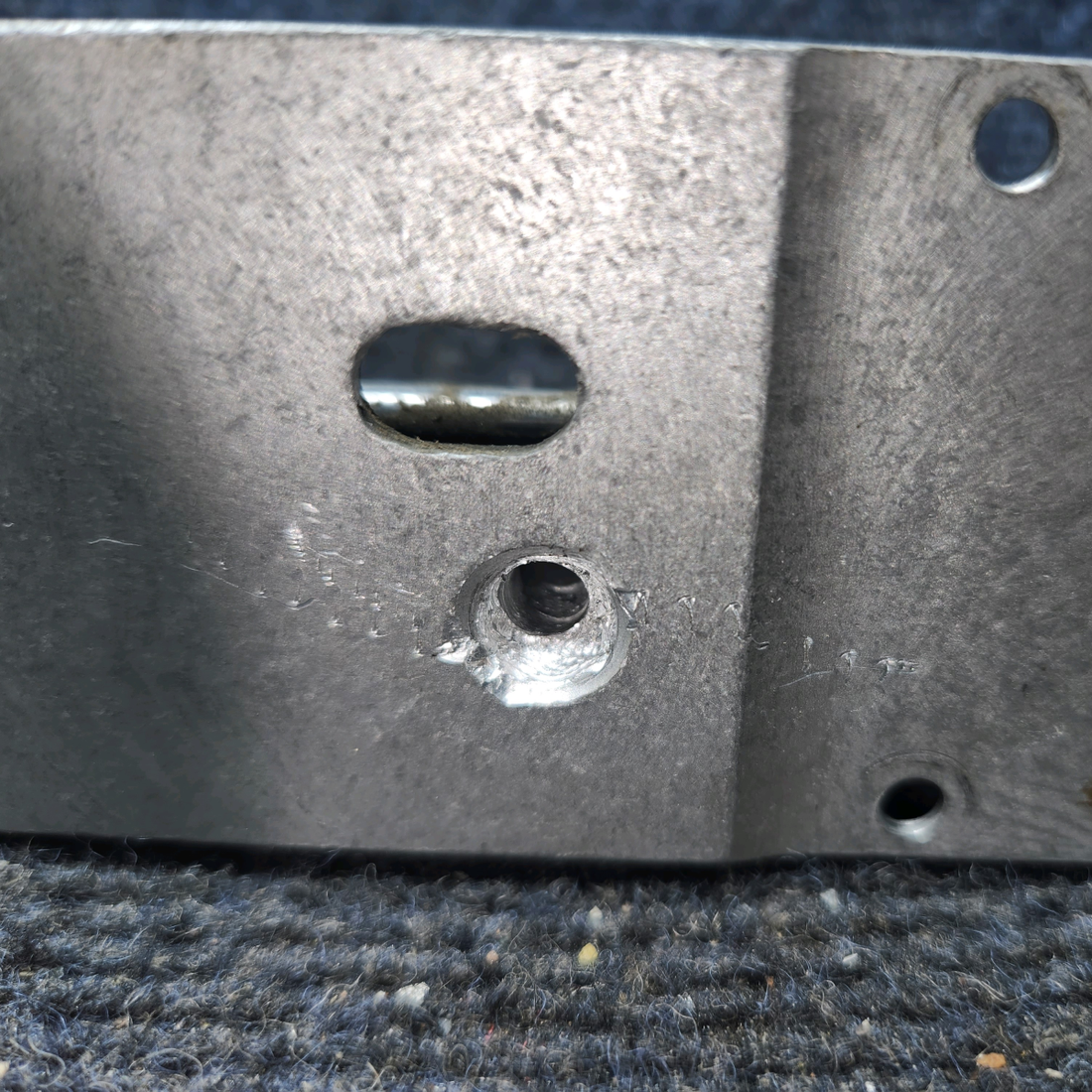 Used aircraft parts for sale, H2532-6 Hartwell Beechcraft C23 SUNDOWNER Cabin Door Latch Base Assembly - RH