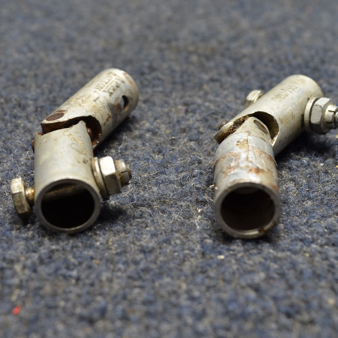 Used aircraft parts for sale, 0411079-1 Cessna C175 CONTROL YOKE UNIVERSAL JOIN