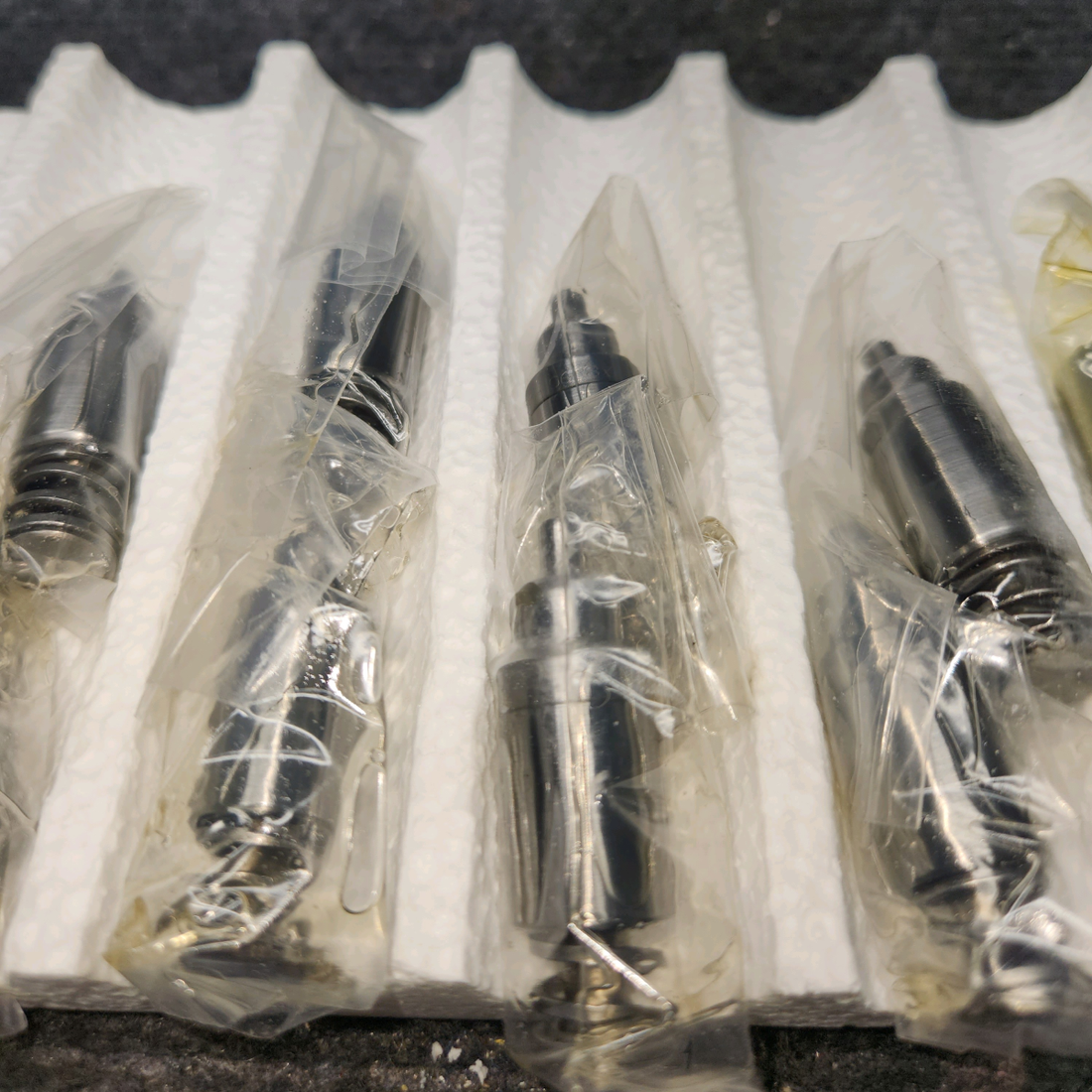 Used aircraft parts for sale, 78290 Lycoming O-320 Piper PA28-140 Hydraulic Plug Assy W/ Sockets Set of 8 with 8130-1