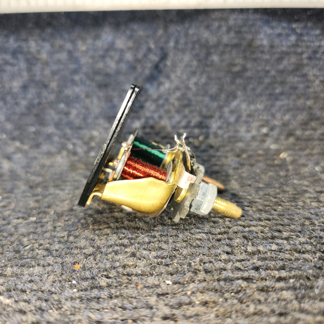 Used aircraft parts for sale, 1514244 Beechcraft Cylinder Head Temp Gauge Indicator (12v)