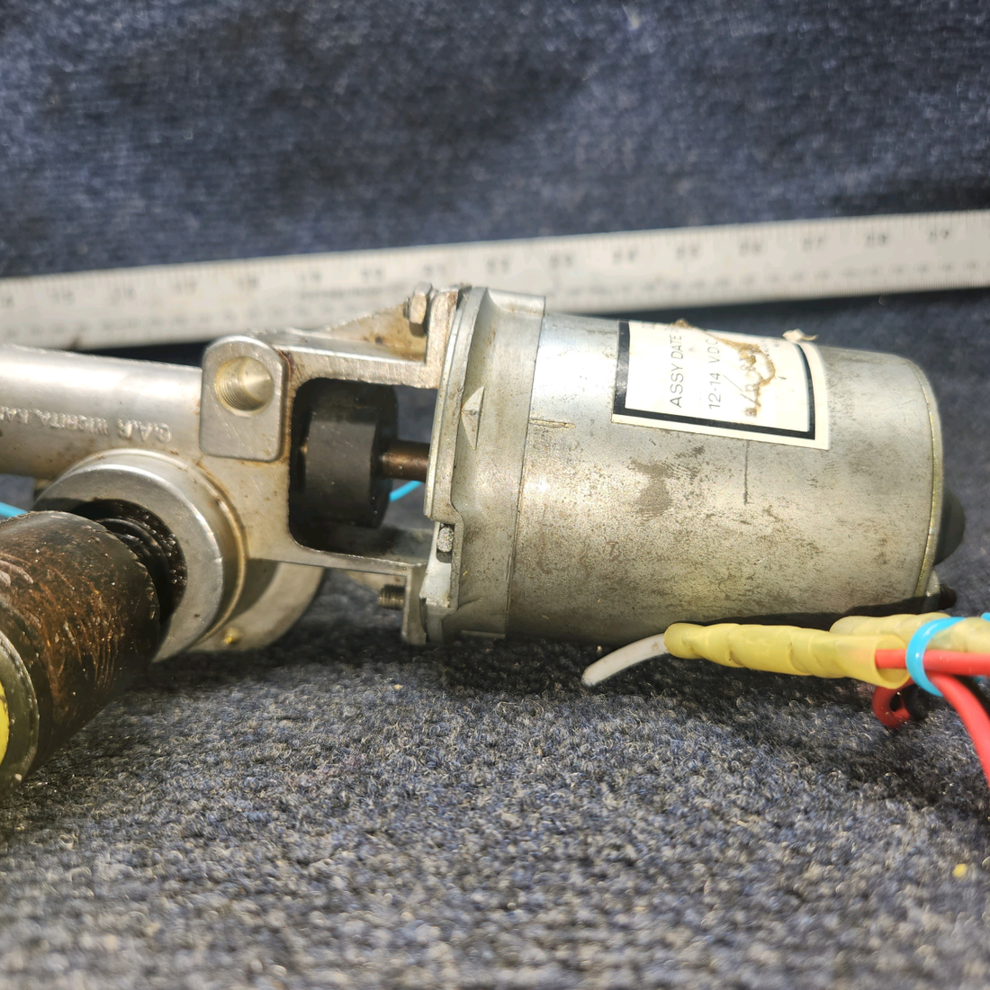 Used aircraft parts for sale, D151-00-1 Beechcraft A24R CAP Flap Actuator Assembly with Motor (12-14V)