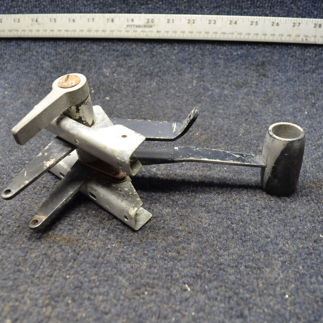 Used aircraft parts for sale, 65850-000 PIPER PA28-140 ENGINE CONTROL QUADRANT