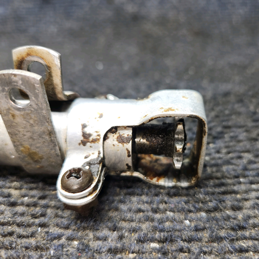 Used aircraft parts for sale, 0310293-2 cessna 150G Elevator Trim Tab Actuator with Guard & Clamps