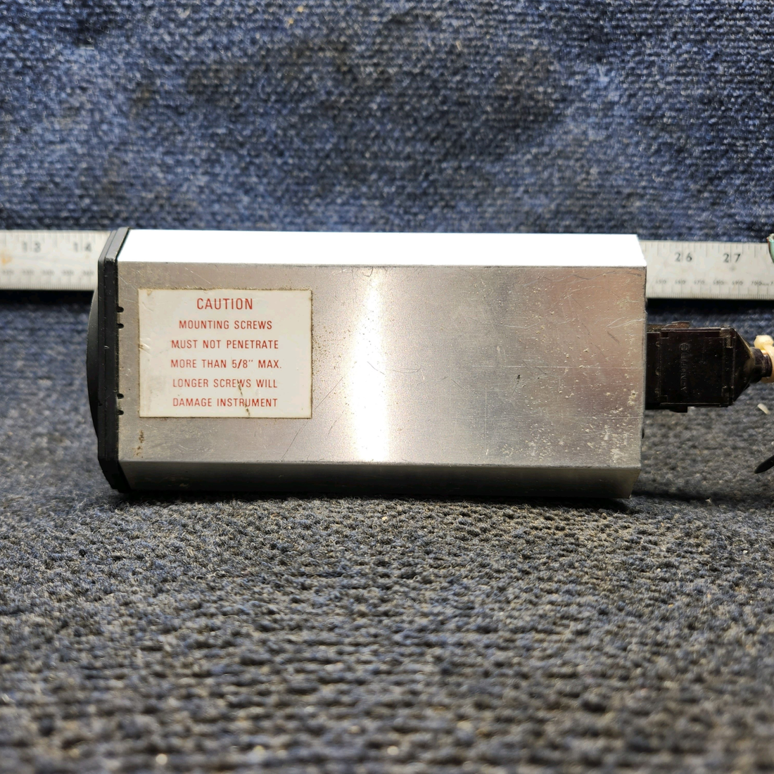 Used aircraft parts for sale, 066-3056-01 Bendix King KI-209 Piper PA28RT-201 VOR / LOC / Glideslope indicator With Connector