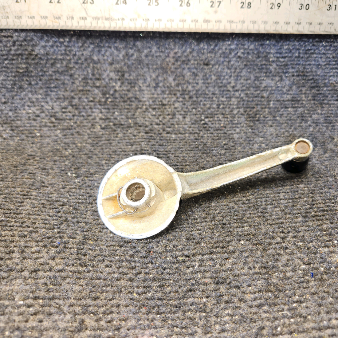 Used aircraft parts for sale, 464-023 PIPER PA28-140 Elevator Trim Handle