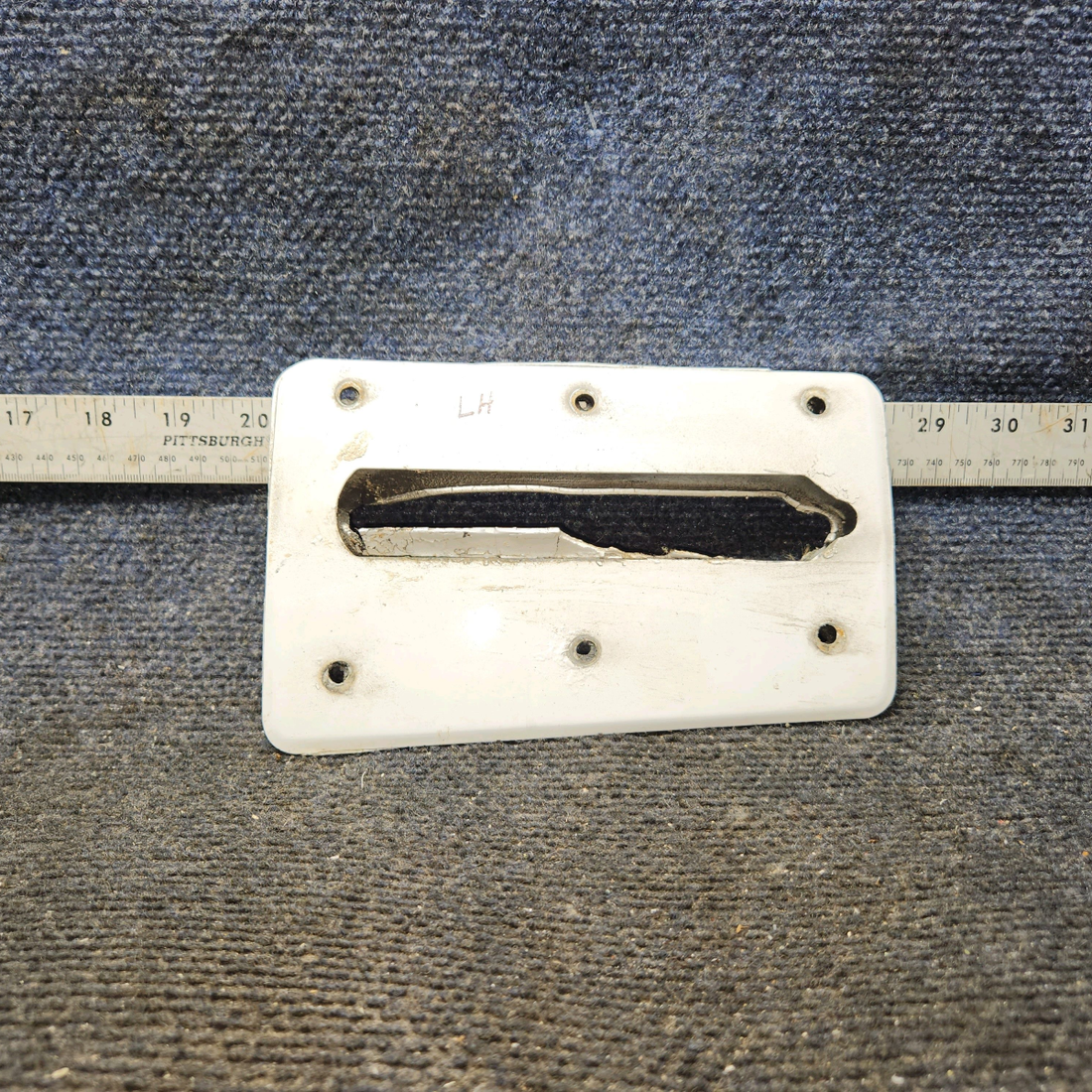 Used aircraft parts for sale, 0511071-3, 0511072-1 Cessna 172E Landing Gear Fillet Plate, LH with Seal