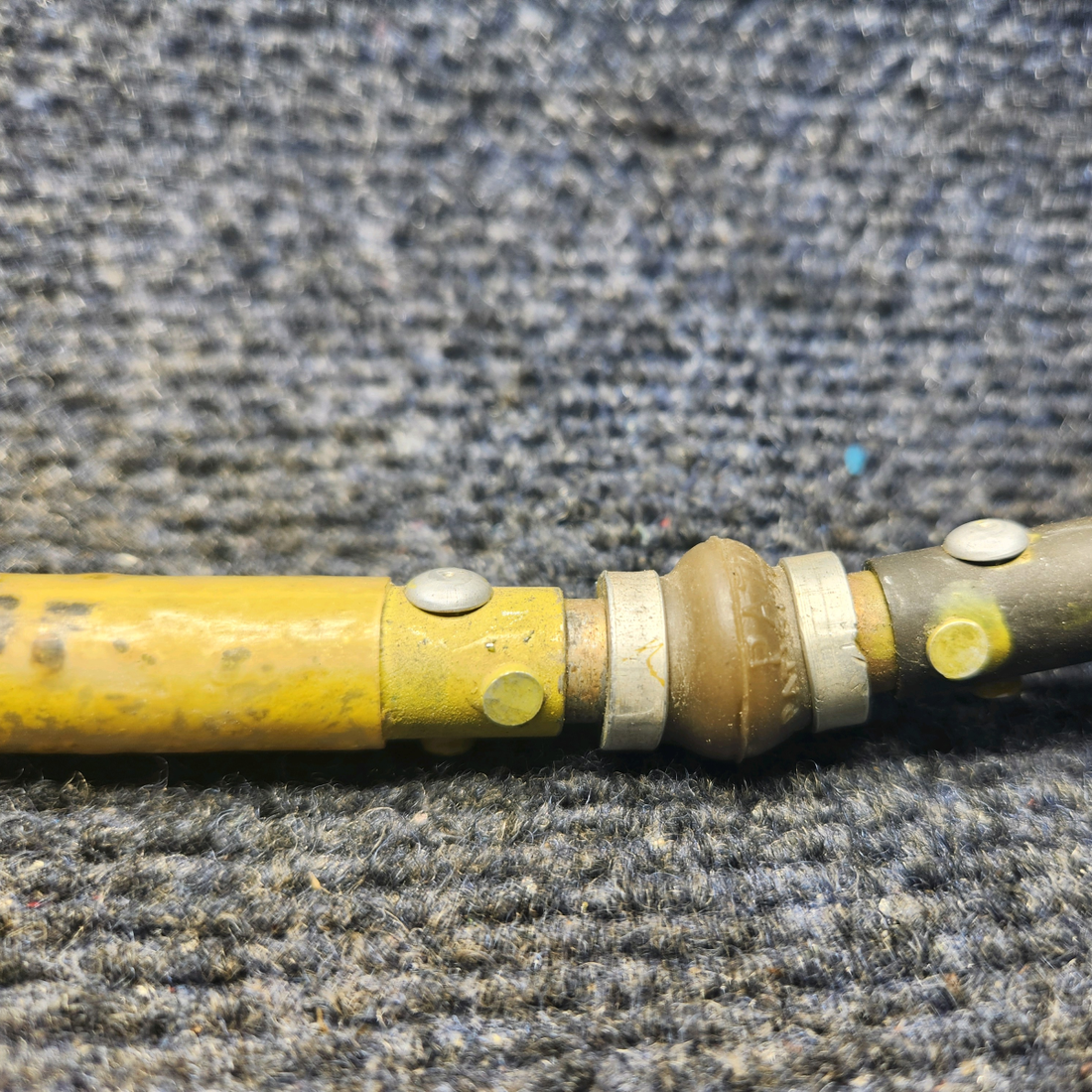 Used aircraft parts for sale, 95-324006-71 BEECHCRAFT 95-55B Aileron Tab Control Shaft & Knob