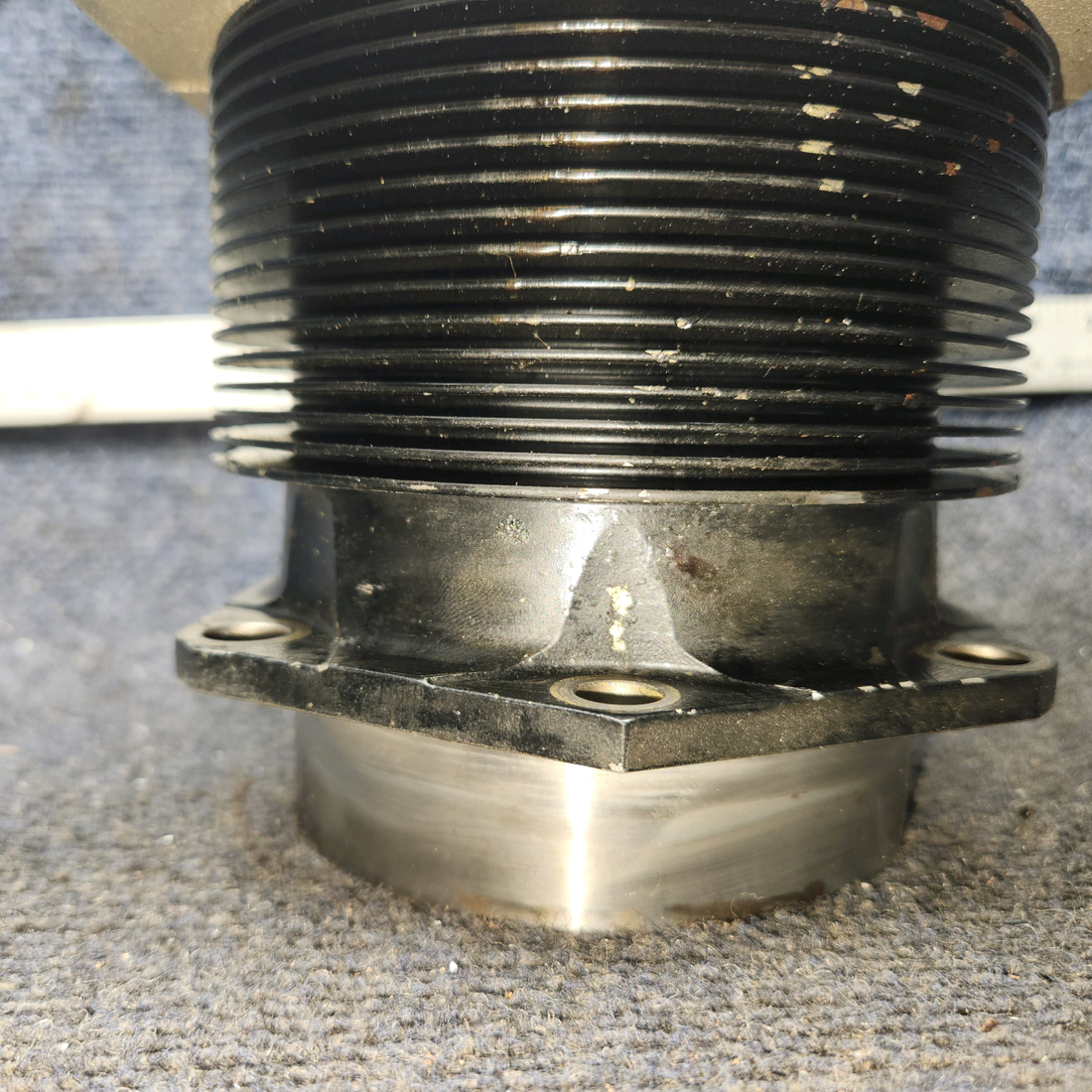 Used aircraft parts for sale, SA10200-A1 Superior O-300 Cessna 172 Cylinder with Valves and Springs