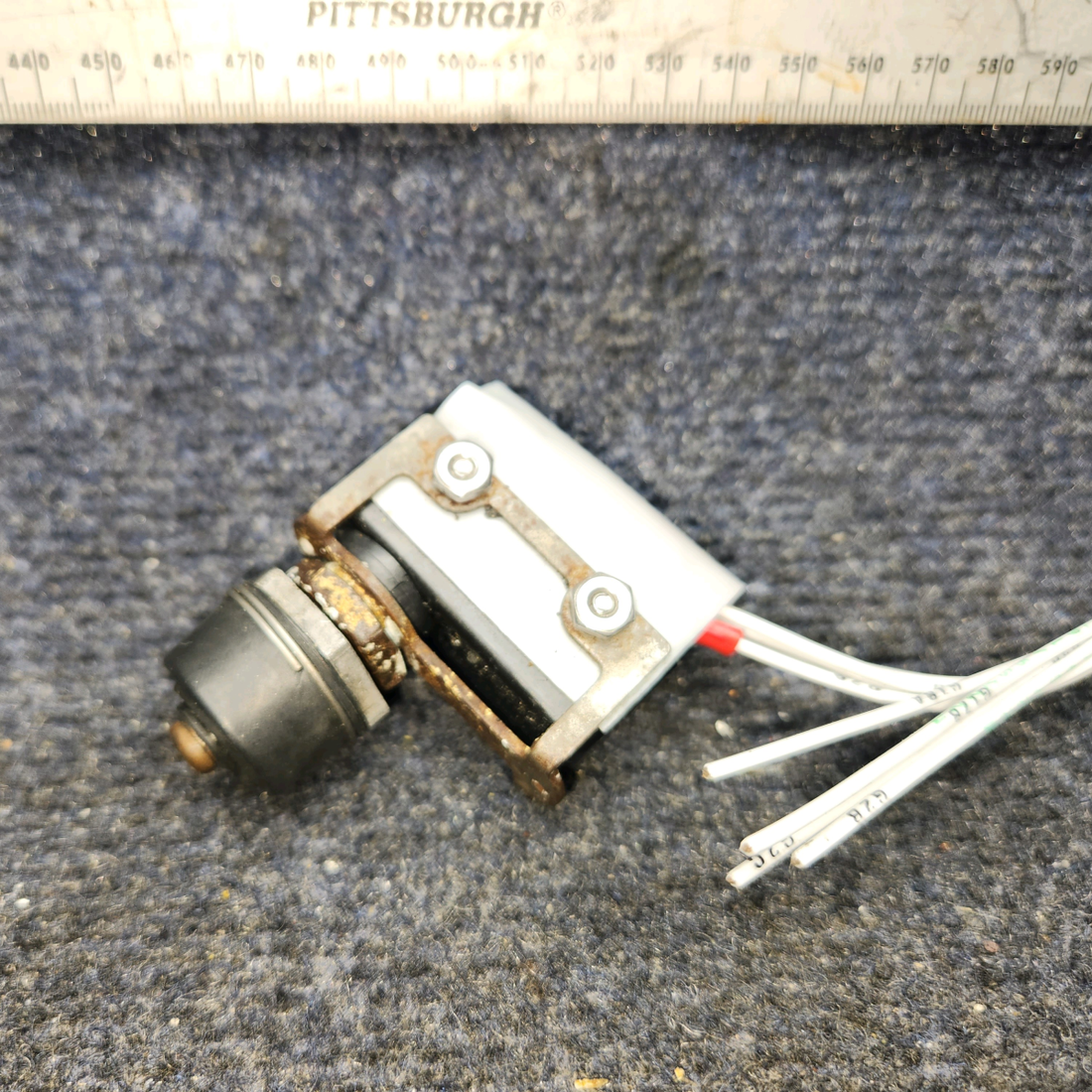 Used aircraft parts for sale, DT-2R-A7 PIPER PA-24-250 Landing Gear Micro Limit Switch