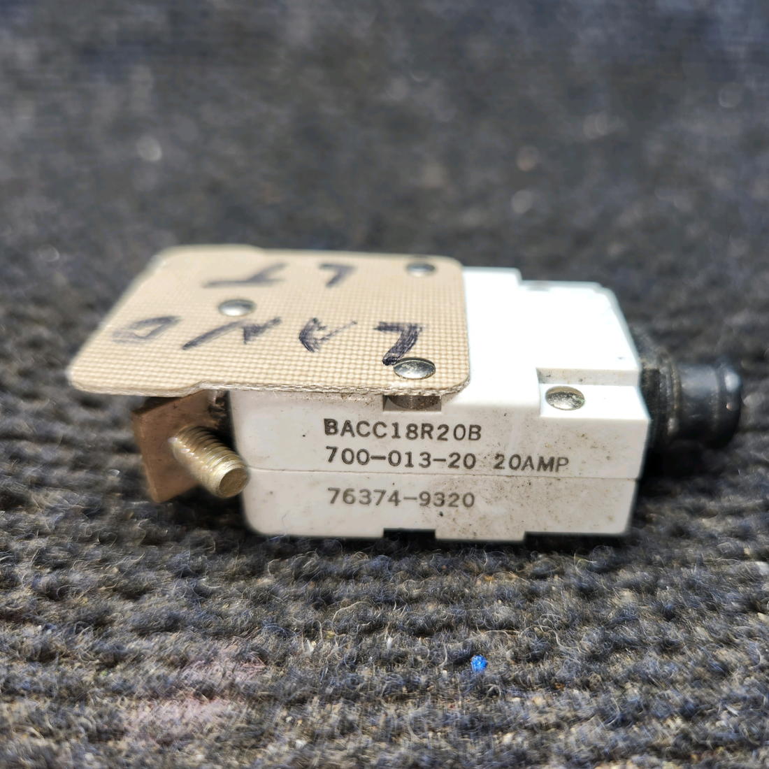 Used aircraft parts for sale, 700-013-20 Cessna 172E Single Phase Circuit Breaker - 20 amps