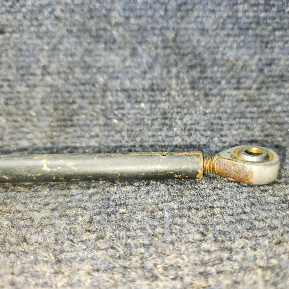 Used aircraft parts for sale, 62766-000 PIPER PA28-140 Aileron Push Rod Assembly