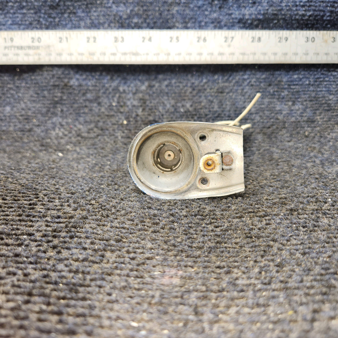 Used aircraft parts for sale, 30-0009-23 Cessna 172F Wing Nav Light Base