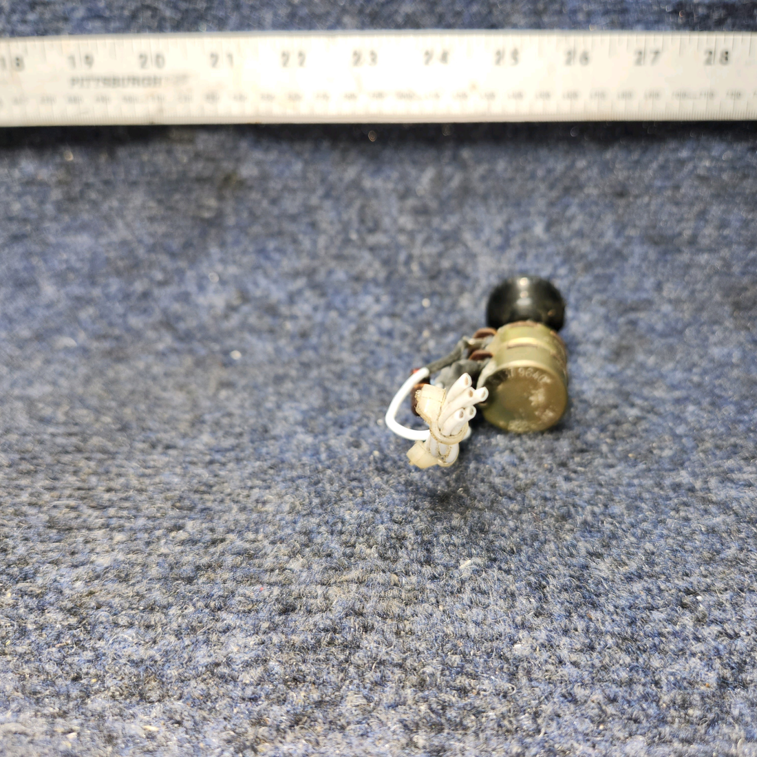 Used aircraft parts for sale, S2091-7 Cessna 172RG Resistor Panel Light W/Knob