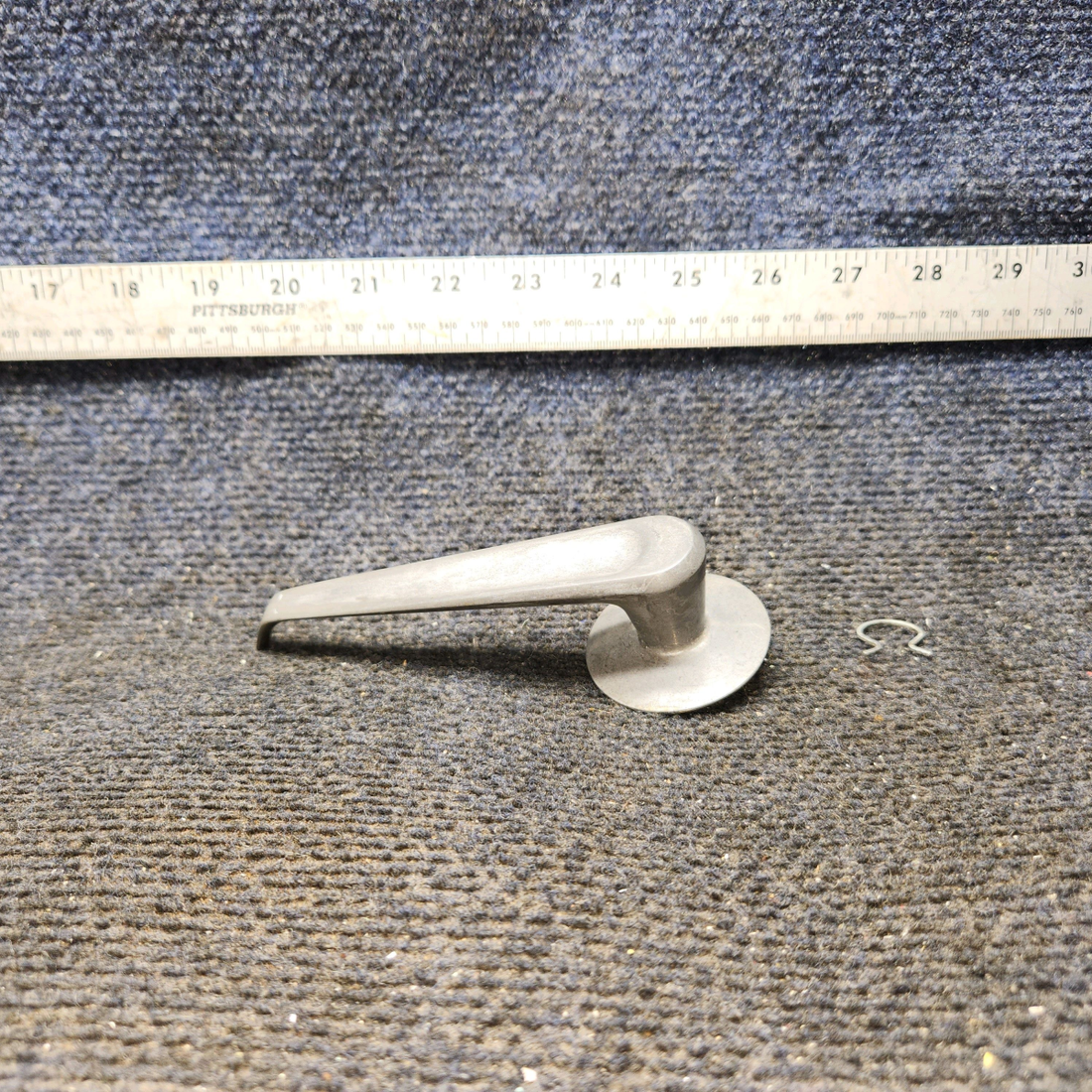 Used aircraft parts for sale, 0711027-1, 0511189-1 Cessna 172E Inside Cabin Door Handle LH or RH w/ Clip