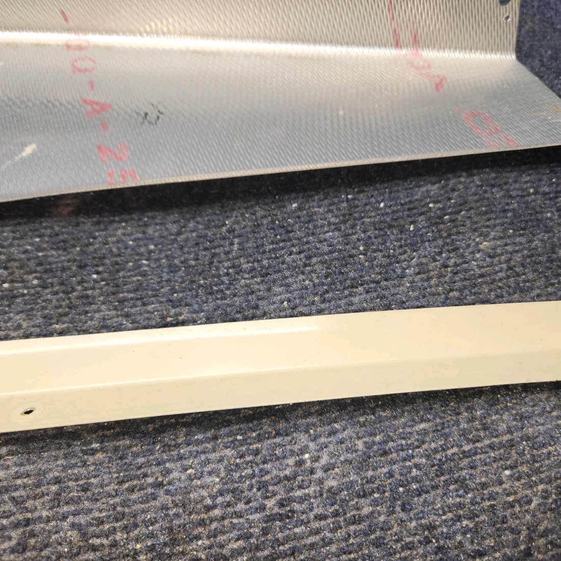 Used aircraft parts for sale, 630171-008 Piper PA28-140 REAR LH RETAINERS AND PLATE WINDOW SET