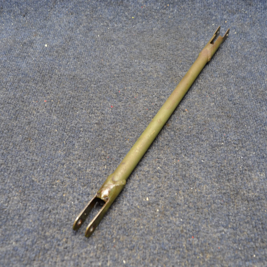 Used aircraft parts for sale, 0510161-7 Cessna C175 TUBE BELKCRANK TO CONTROL T