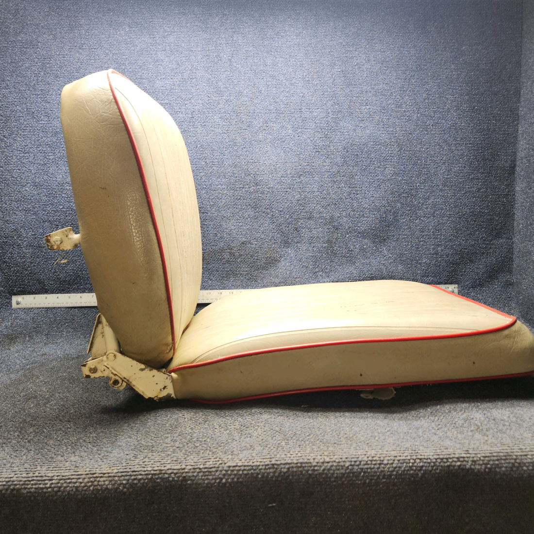 Used aircraft parts for sale, 0400118-90 Cessna C-150J Co-Pilot Right Seat Assy