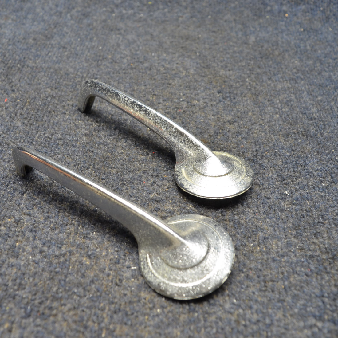 Used aircraft parts for sale, 0511303-1 Cessna C175 CABIN DOOR HANDLE INDSIDE DOOR- PRICE PER EACH