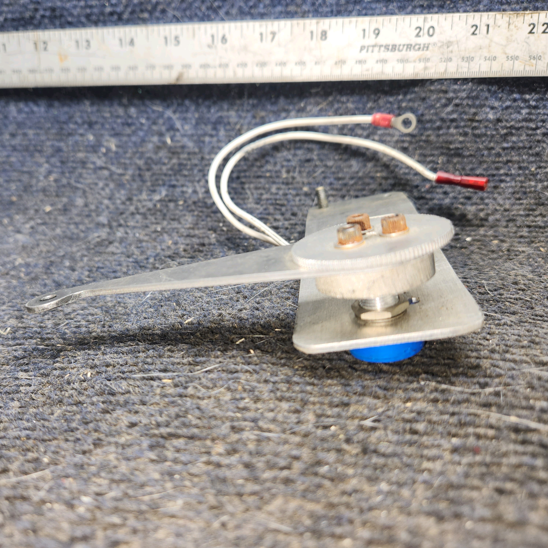 Used aircraft parts for sale, 6000-0900, 5000-0500 Visual Instruments cessna 172k Flap Position Indicator – Sender and Display