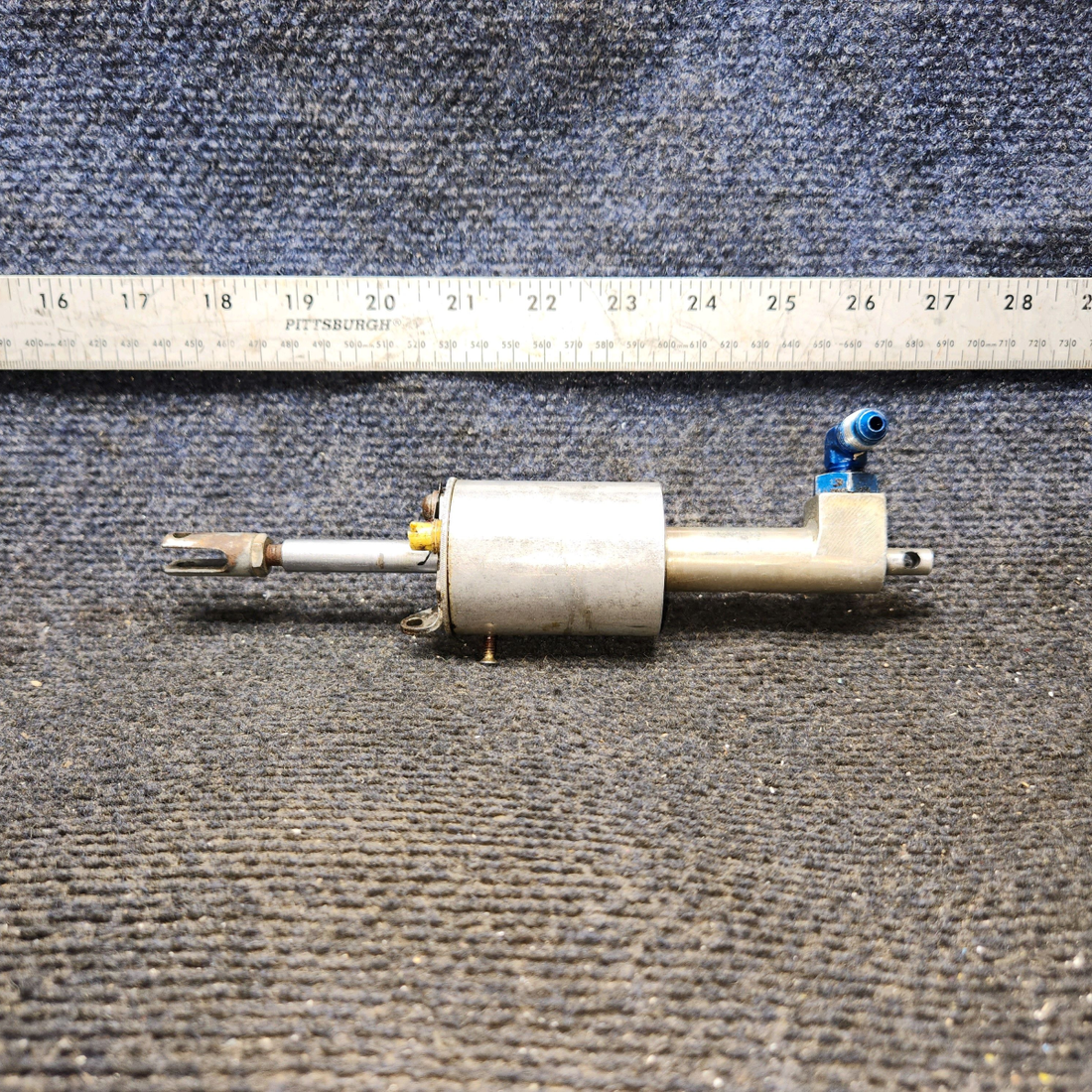 Used aircraft parts for sale, 0541138-20 cessna 150G Brake Cylinder Assembly