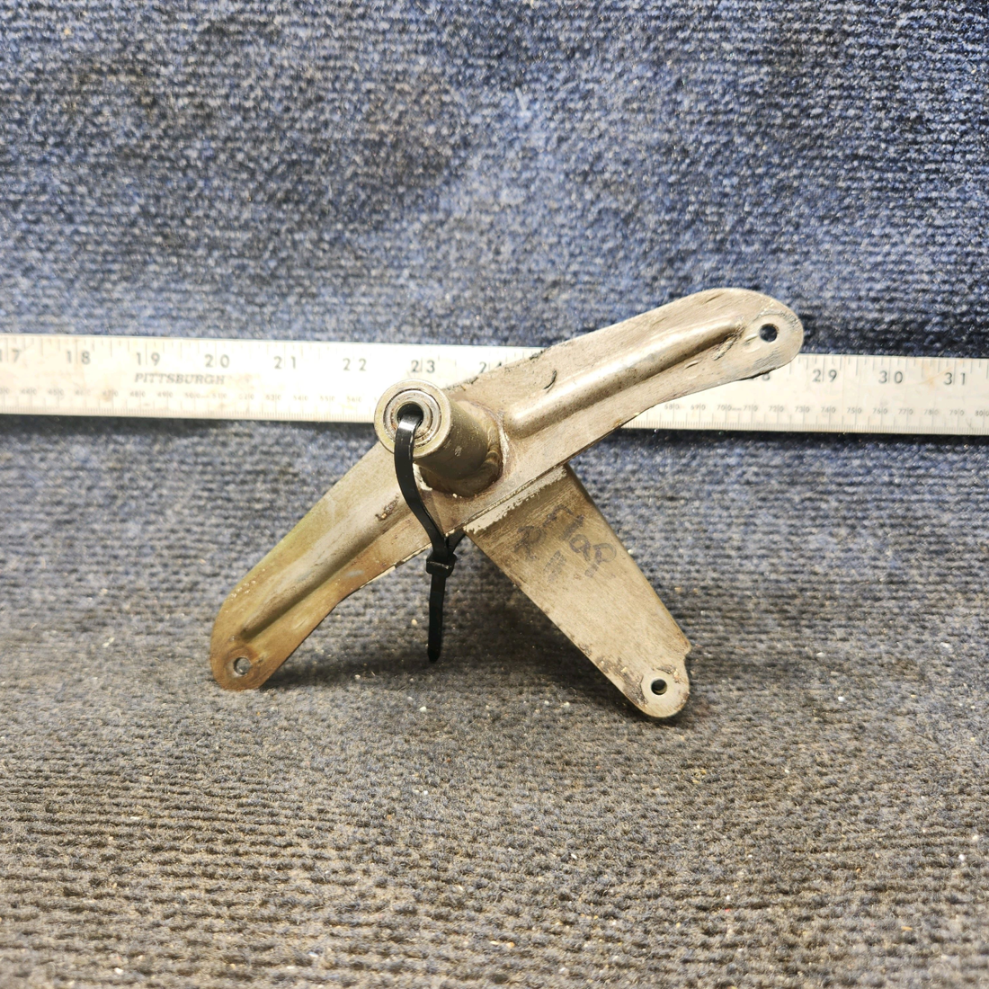 Used aircraft parts for sale, 0523535-1 Cessna 172 Bellcrank Assembly, Right Flap