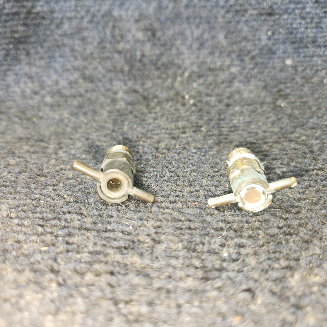 Used aircraft parts for sale, 492-022 Piper PA28-161 Fuel Drain Valve - Set of two