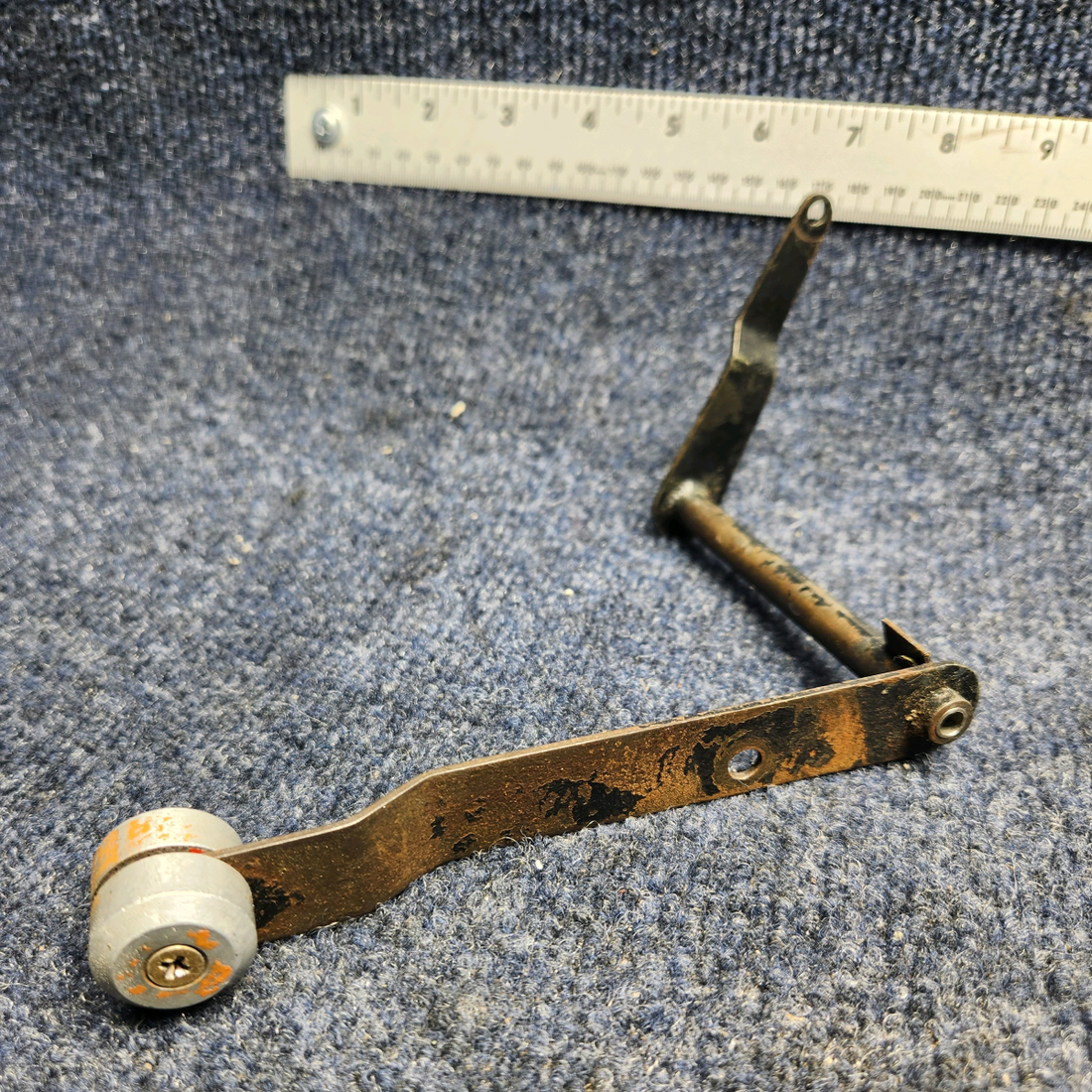 Used aircraft parts for sale, 38175-000 Piper PA32RT-300 MANUAL LANDING GEAR MECHANISM HANDLE