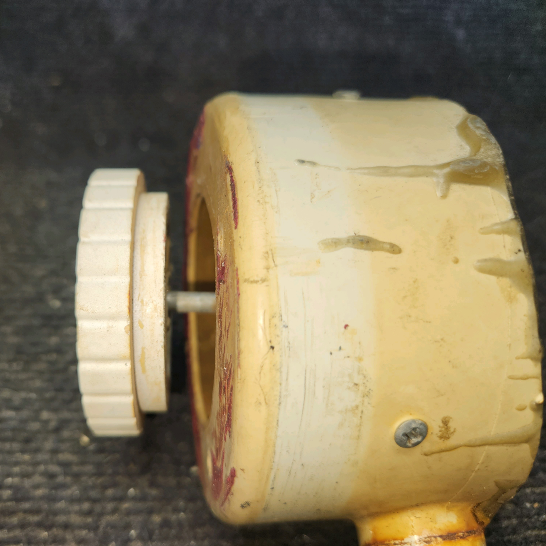 Used aircraft parts for sale, 0710013-4 cessna 172N Fresh Air Vent Silencer