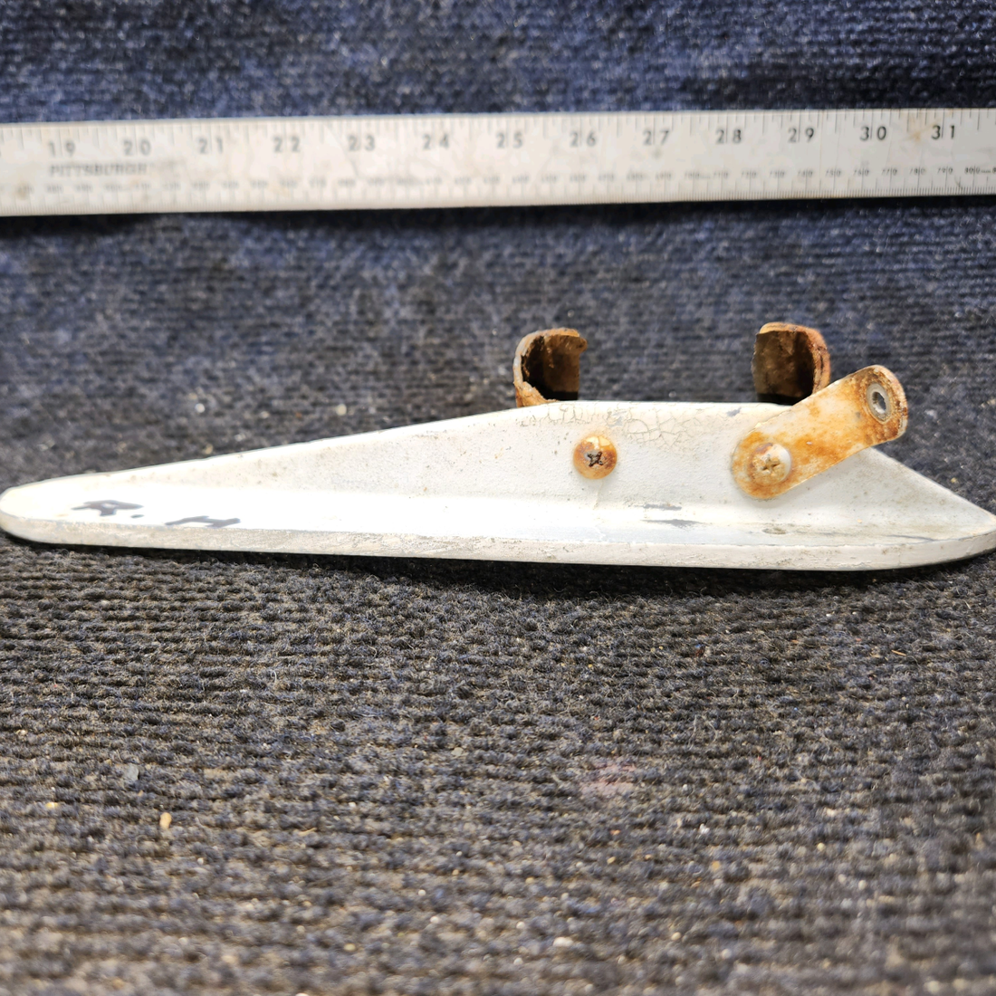Used aircraft parts for sale, 0541155-1, 0541154-1 Cessna 172F Main Gear Entrance Bracket w/ Step - RH