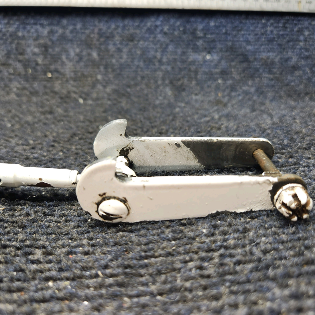 Used aircraft parts for sale, 67031-002, 67028-000 Piper PA32RT-300 Gear Retraction Fitting and Hook - LH