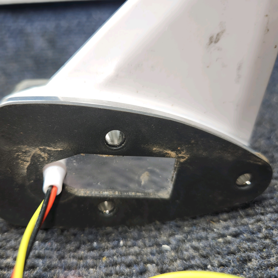 Used aircraft parts for sale, UAV-1001856-002 UAvionix Piper PA28-161 SkyBeacon ADS-B Out Transmitter, Mod 7 (Red LED)