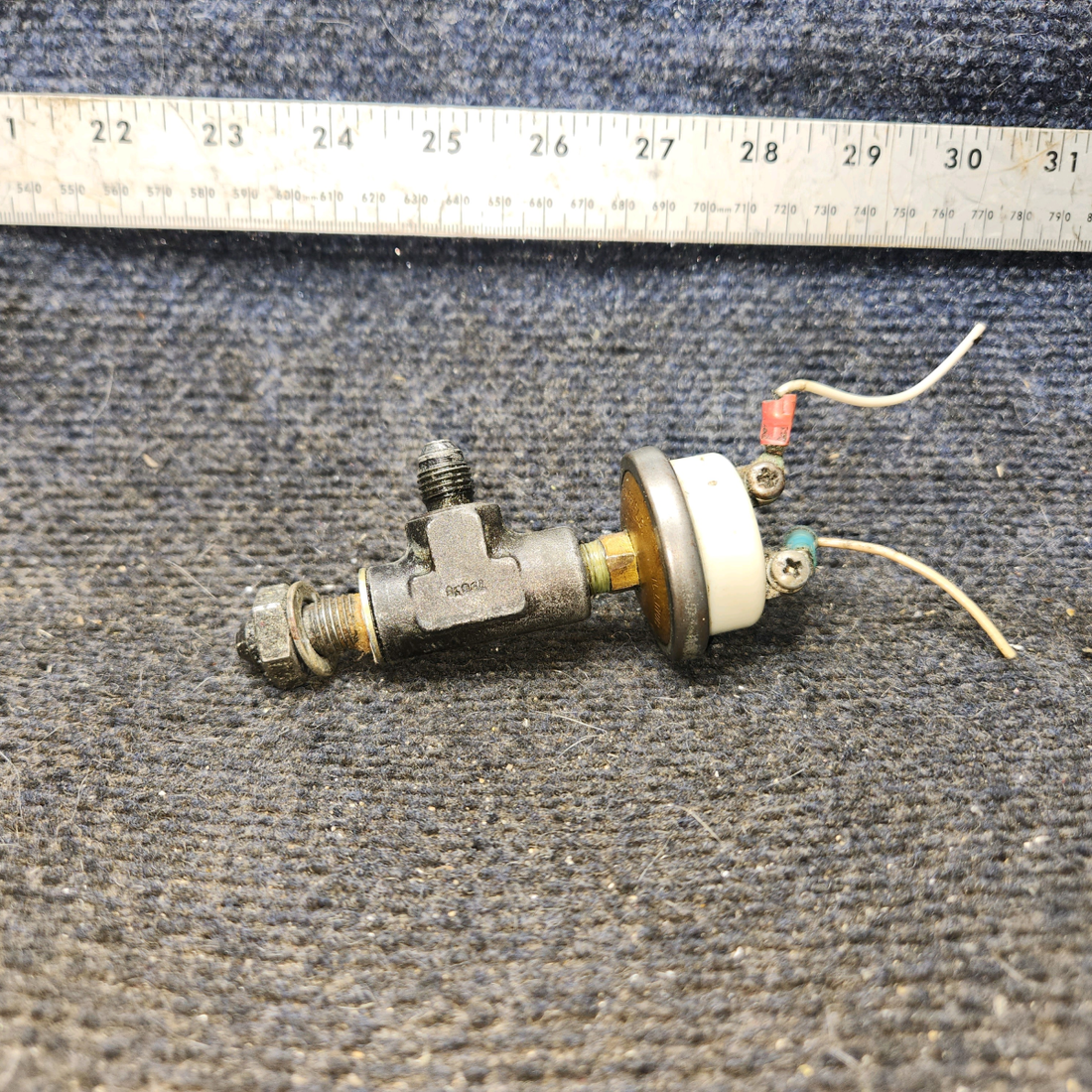 Used aircraft parts for sale, 587-990 M4006-4 piper PA-28-181 Hobbs Oil Pressure Switch