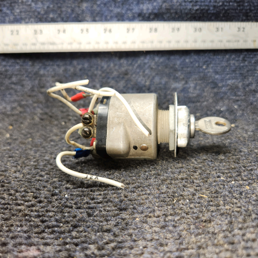 Used aircraft parts for sale, 10-357200-1 TCM Piper PA28-161 Ignition Switch Assembly with Keys