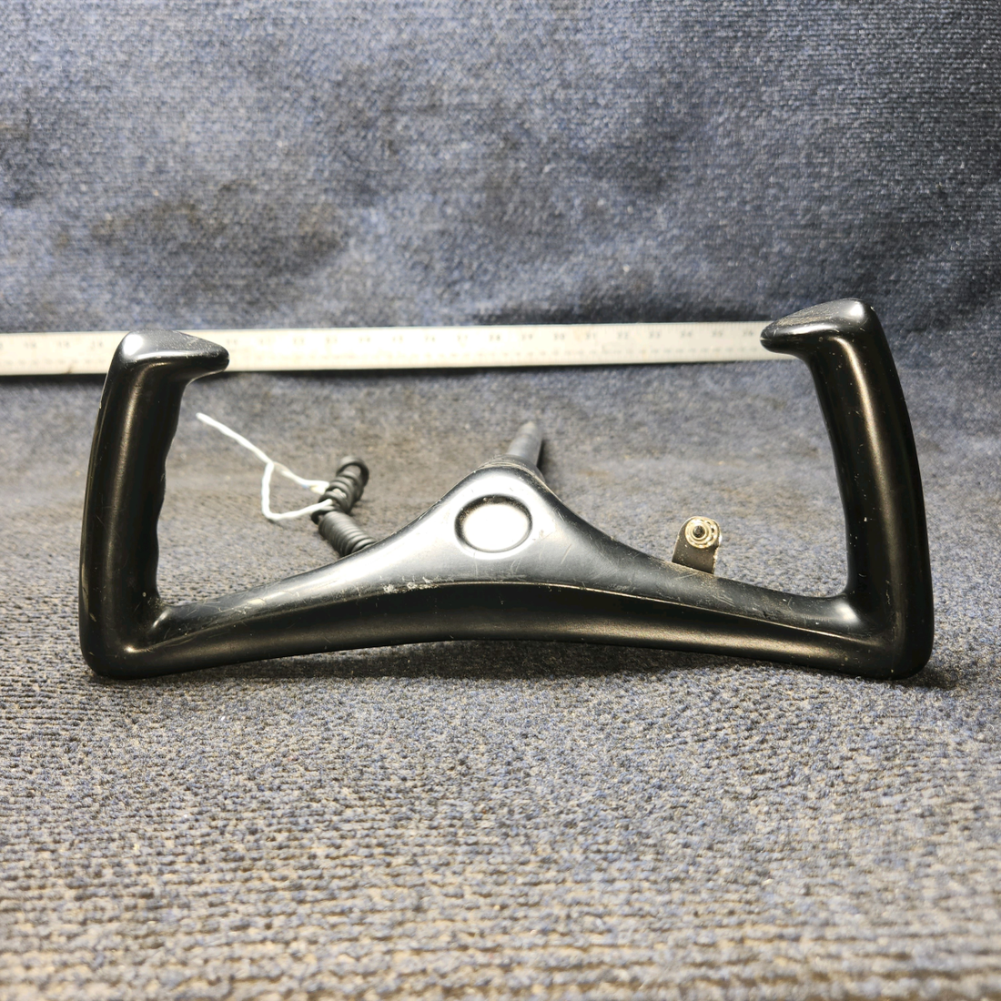 Used aircraft parts for sale, 0513239-9 Cessna 172 E Control Wheel Assembly LH or RH (L: 11-11/16”, D: 5/8”)