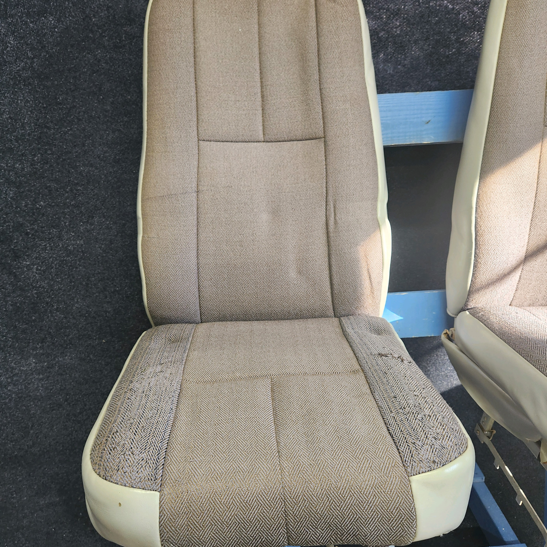 Used aircraft parts for sale, 0511411-1 / 0514170-3 CESSNA C172RG C172RG PILOT-COPILOT AND REAR SEAT SEE PHOTOS FOR DETAILS