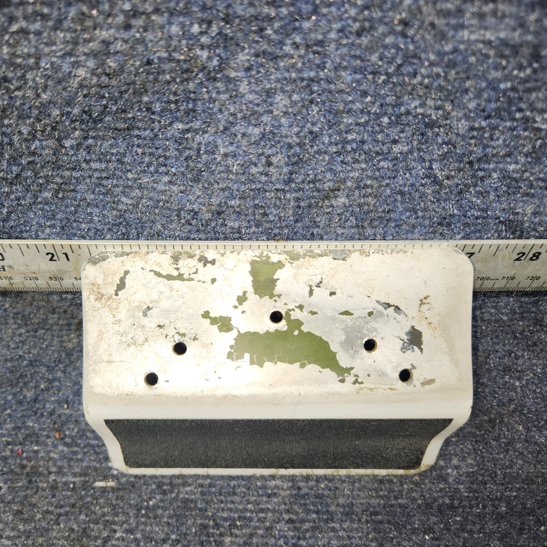 Used aircraft parts for sale, 0413399-2 Cessna C-150J Fuselage Step Mount – R.H