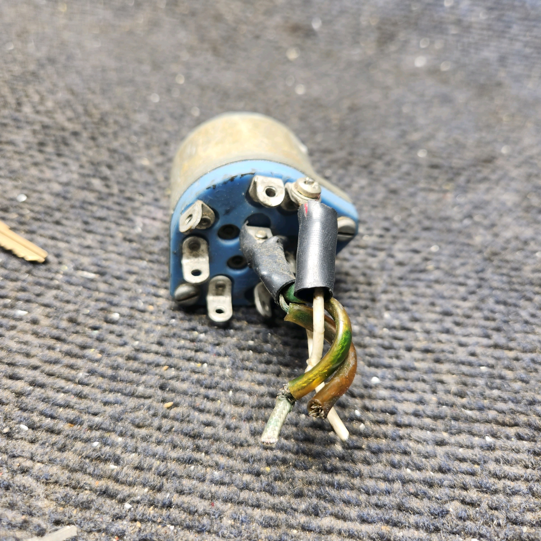 Used aircraft parts for sale, 0311038-2 cessna 150G Ignition Switch With Key
