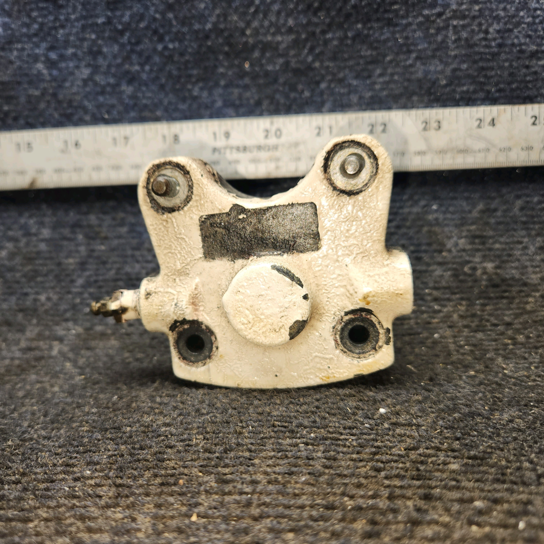 Used aircraft parts for sale, C163030-0103 Cleveland cessna 150G Brake Caliper Assembly