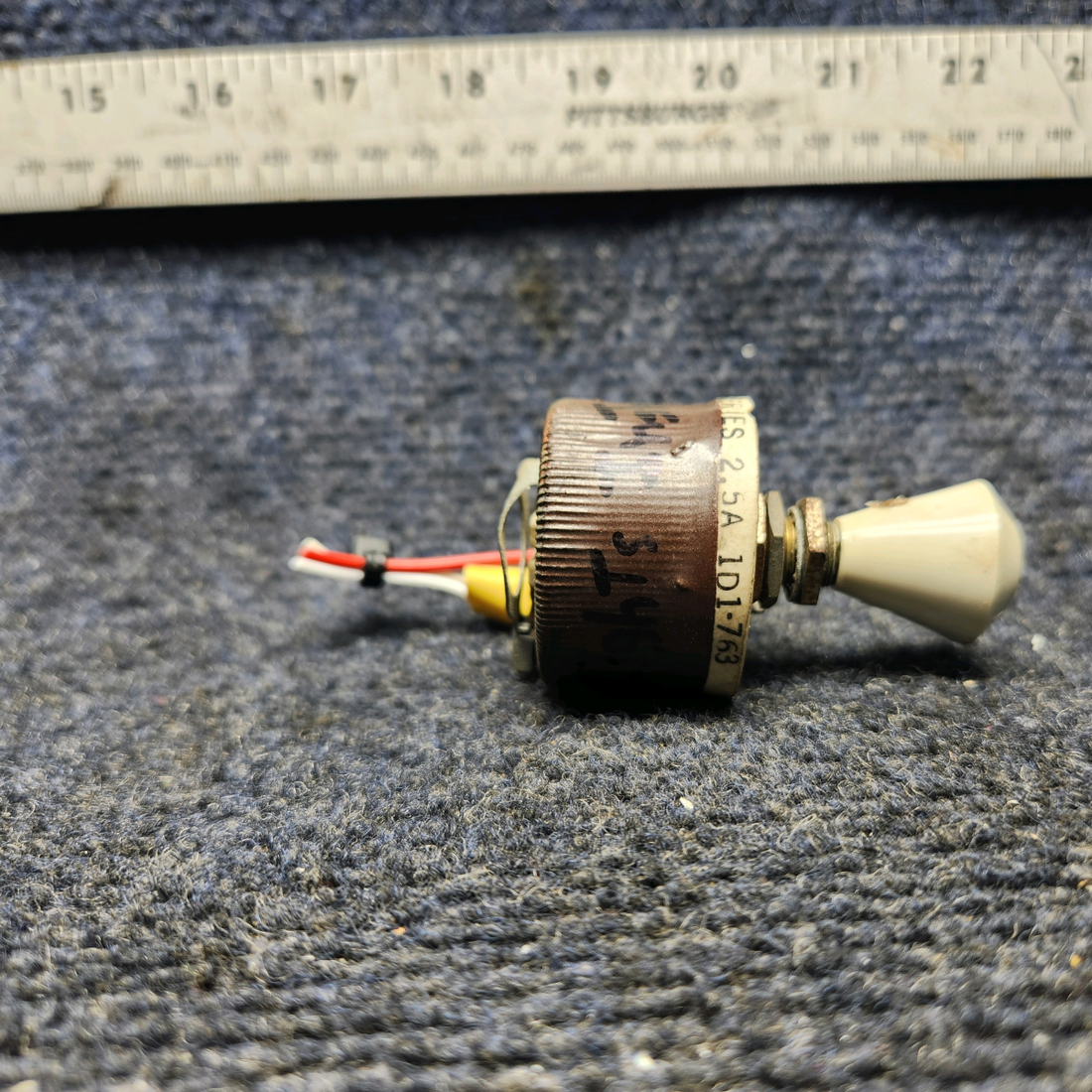 Used aircraft parts for sale, 35-380055-1 Beechcraft A23A Musketeer Custom III RHEOSTAT W KNOB