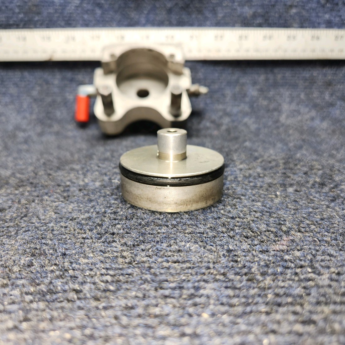 Used aircraft parts for sale, C163030-0107 Cleveland 30-63A CESSNA 172K BRAKE CALIPER ASSEMBLY LH OR RH (CORROSION) SANDBLASTED