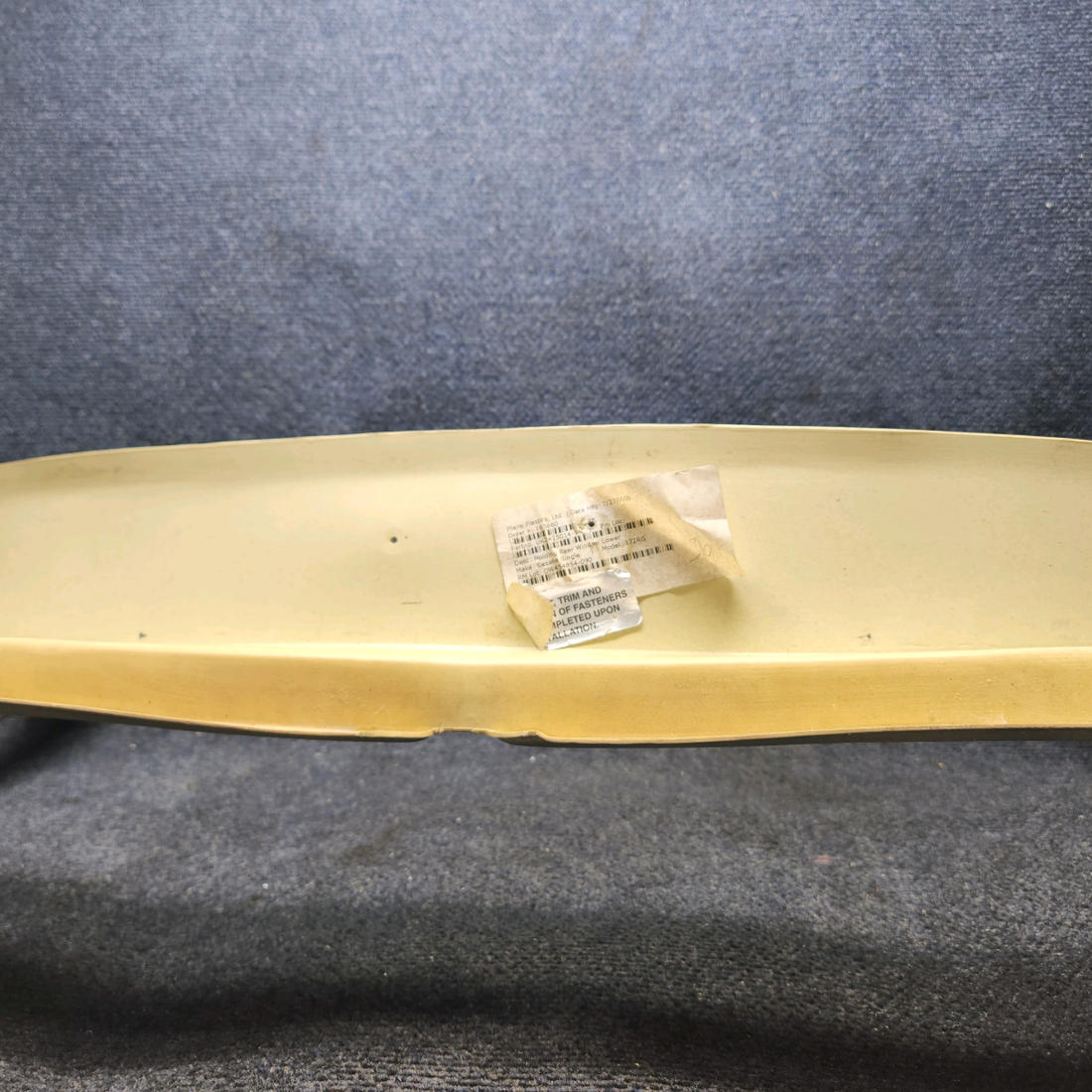 Used aircraft parts for sale, 2415014-7 Cessna 172RG MOLDING REAR WINDOW LOWER