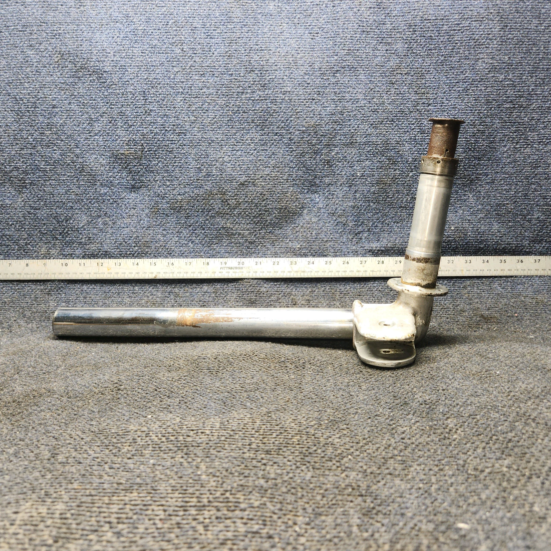Used aircraft parts for sale, 78738-03 Piper PA-28-140 Stub Axle with Chrome Piston Tube – RH