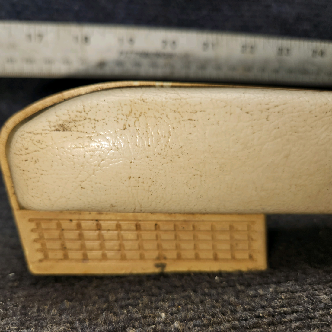 Used aircraft parts for sale, 1414082-14 Cessna 172F Armrest Assembly