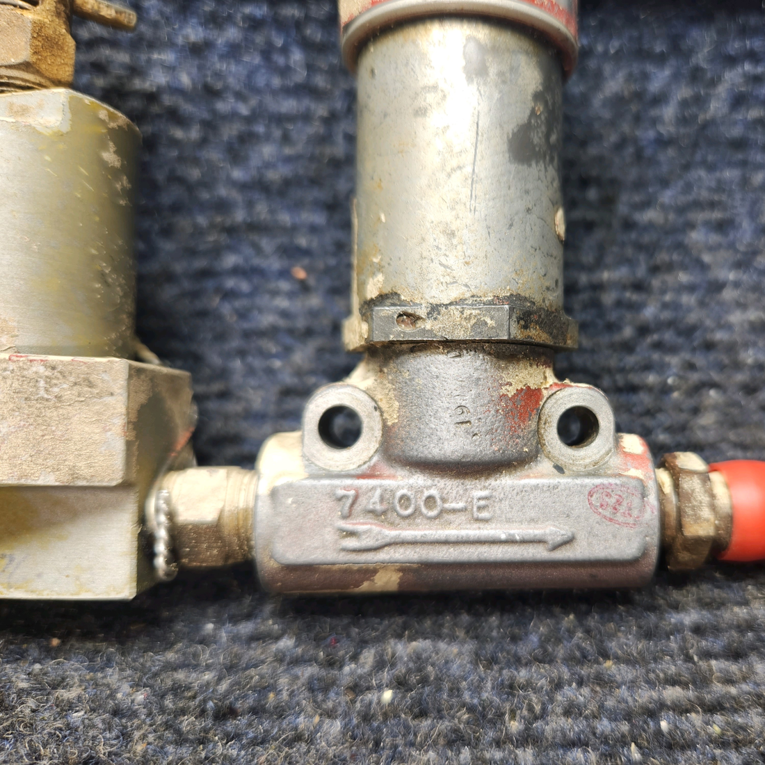 Used aircraft parts for sale, 58-380086-1 BEECHCRAFT 95-55B Shutoff Valve w/ Filter